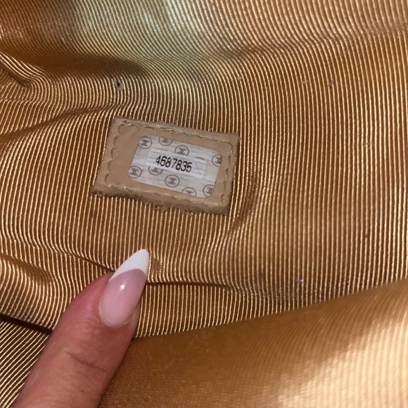 Authentic Chanel caviar drawstring bucket bag - Picture 8 of 8